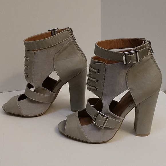 Too cute!! Charlotte Russe Open toe booties - Picture 2 of 8